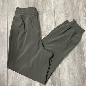 Lululemon green light weight pants